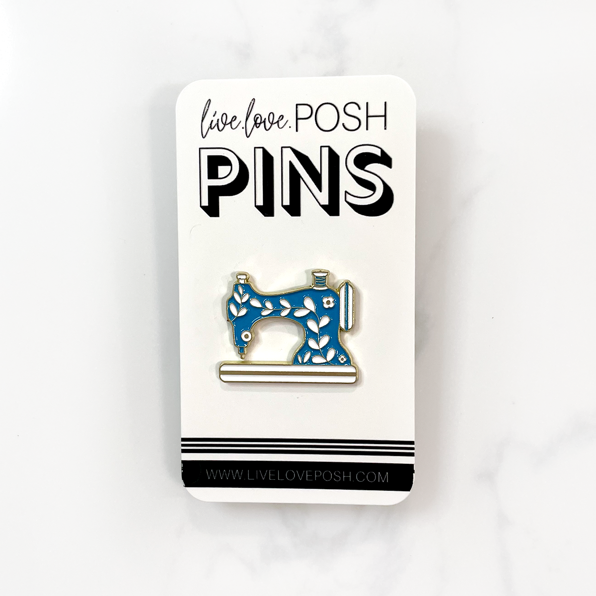 SEW CHIC ENAMEL PIN